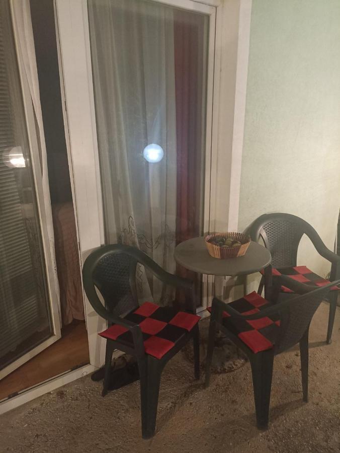 Sleep & Fly - Sarajevo Airport Apartment Exterior foto