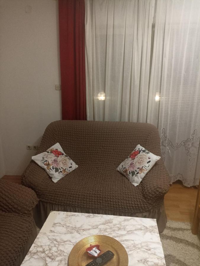 Sleep & Fly - Sarajevo Airport Apartment Exterior foto